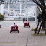 Land Bots de entrega na calçada de Avride no Japão