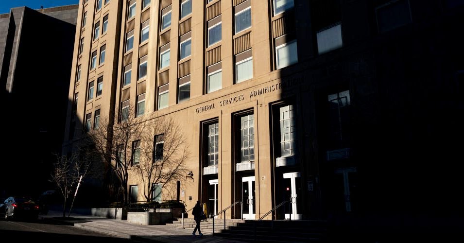 'Não queremos uma demonstração da IA, queremos respostas': Federal Workers Grill Trump Nomeado durante todas as mãos