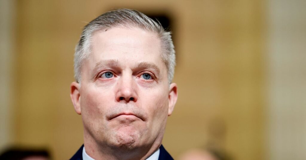 O chefe da NSA demitiu em meio a uma onda de demissão de lealdade de Trump