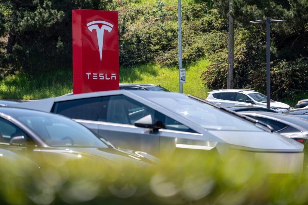 Os lucros da Tesla caem 71% em vendas fracas e sentimento de almíscar anti-elon