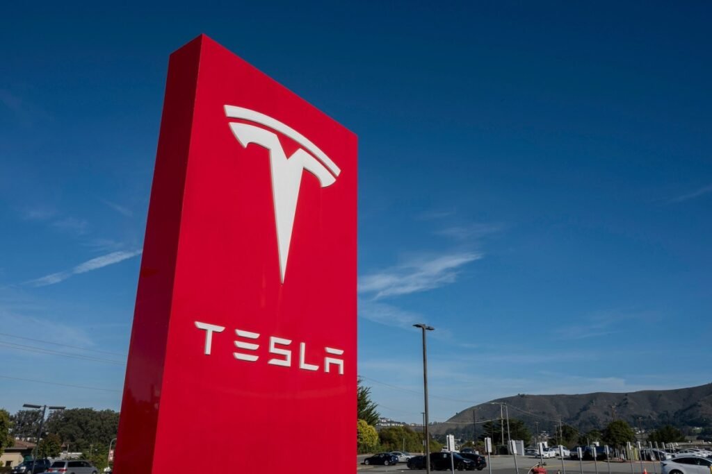 As vendas da Tesla continuam a cair em toda a Europa, apesar da onda de vendas de abril EV