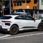 Waymo lembra 1.200 robotaxia após colisões de baixa velocidade com portões e correntes