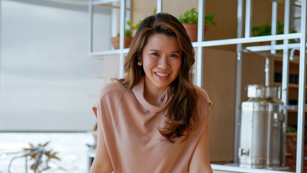 Um ex-médico lançou Robyn, uma empática companheira de IA