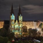 O centro da cidade de Praga brilha, vibra e queima no Signal Festival