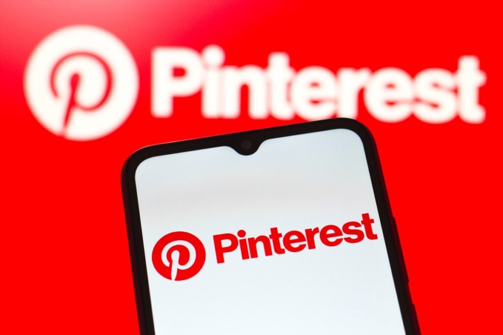Pinterest demitirá 15% da equipe para redirecionar recursos para IA