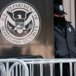 A Segurança Interna está tentando forçar as empresas de tecnologia a entregar dados sobre os críticos de Trump