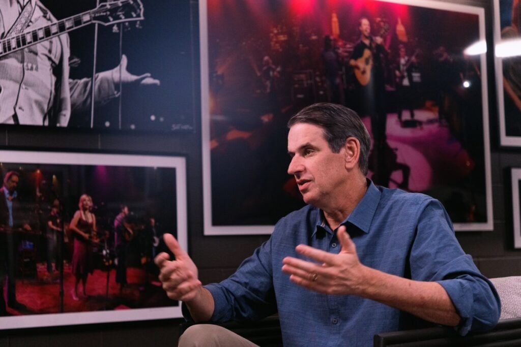 Bill Gurley diz que neste momento, a pior coisa que você pode fazer pela sua carreira é jogar pelo seguro