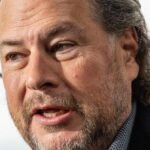 Funcionários da Salesforce distribuem carta aberta pedindo ao CEO Marc Benioff que denuncie o ICE