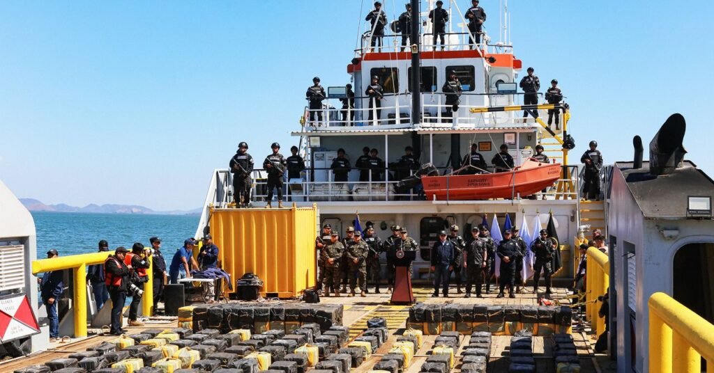 'Narco-Submarino' transportando 4 toneladas de cocaína capturadas pela Marinha do México