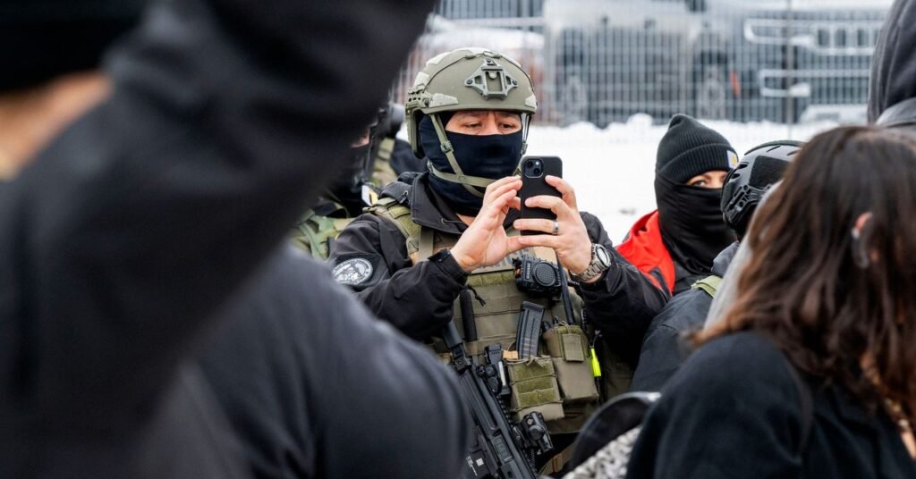 O aplicativo de reconhecimento facial do ICE e do CBP não consegue verificar quem são as pessoas