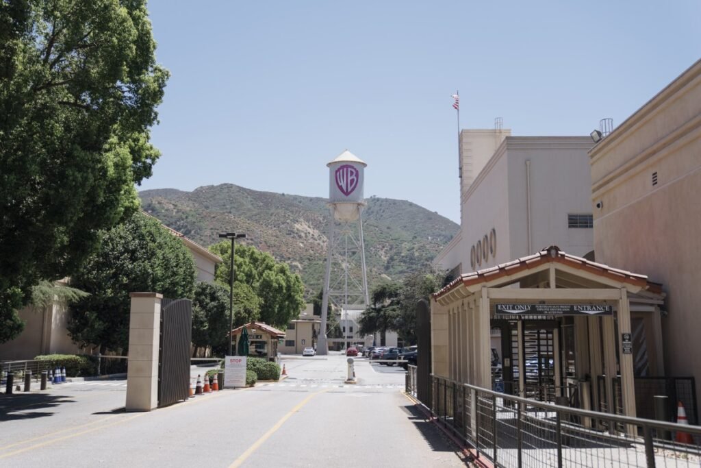 O que saber sobre a importante venda do Discovery da Warner Bros.