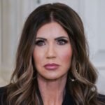 As controvérsias finalmente chegaram a Kristi Noem