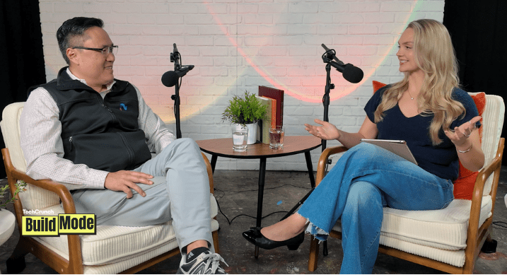 Como mais de 1.000 chamadas de clientes moldaram uma startup inovadora de IA empresarial