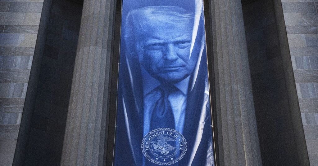 Eles ajudaram a planejar o comício de 6 de janeiro. Agora, sua empresa de eventos está arrecadando milhões em contratos governamentais