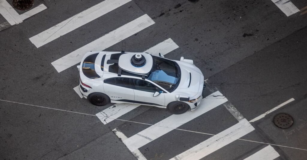 Um distrito escolar tentou ajudar a treinar Waymos para parar os ônibus escolares. Não funcionou