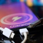 Você deve deixar seu telefone carregando durante a noite?