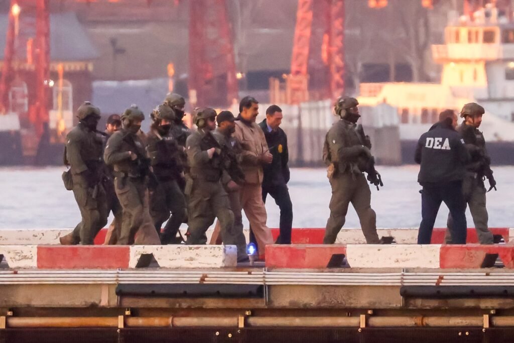 Autoridades prendem soldado das forças especiais que supostamente ganhou US$ 400 mil na aposta da Polymarket envolvendo a operação de Maduro