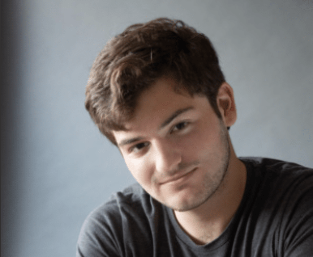 Theo Baker passou quatro anos investigando Stanford. Antes de partir, aqui está o que ele encontrou.