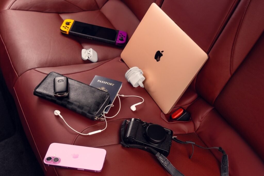 Squishmallows, dentaduras e uma bolsa ‘I Heart Hot Dads’: Uber encontrou milhares de itens deixados em robotáxis